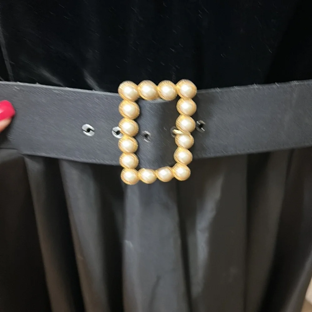 Vintage 1940’s velveteen top and taffeta wide skirt black dress. - Picture 4 of 8
